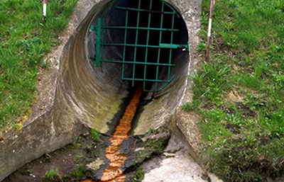 污泥未經處理偷偷排放-男子涉嫌環境污染罪被判