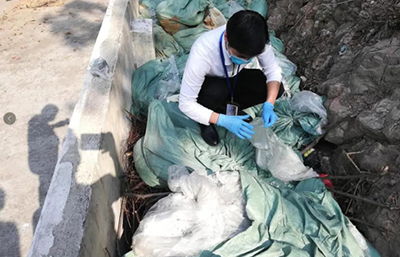 9.94噸危險(xiǎn)廢棄物! 東莞?jìng)善埔黄鹂珂?zhèn)非法傾倒案