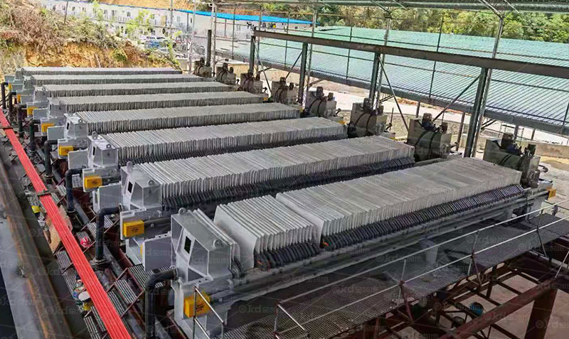 高壓壓濾機(jī)安裝現(xiàn)場(chǎng)