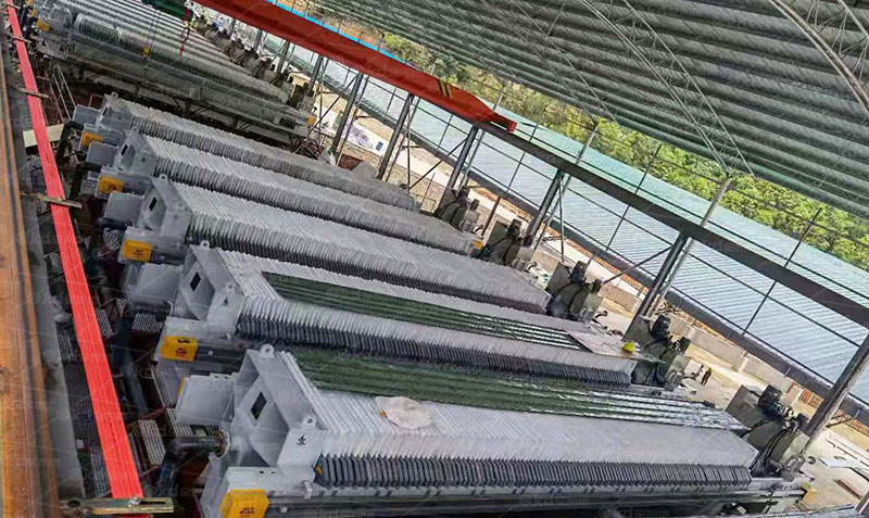 高壓壓濾機(jī)安裝現(xiàn)場(chǎng)