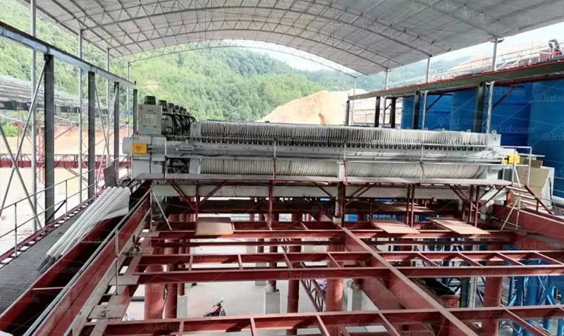 高壓壓濾機(jī)安裝現(xiàn)場(chǎng)